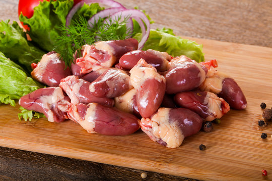 can dogs eat raw chicken hearts